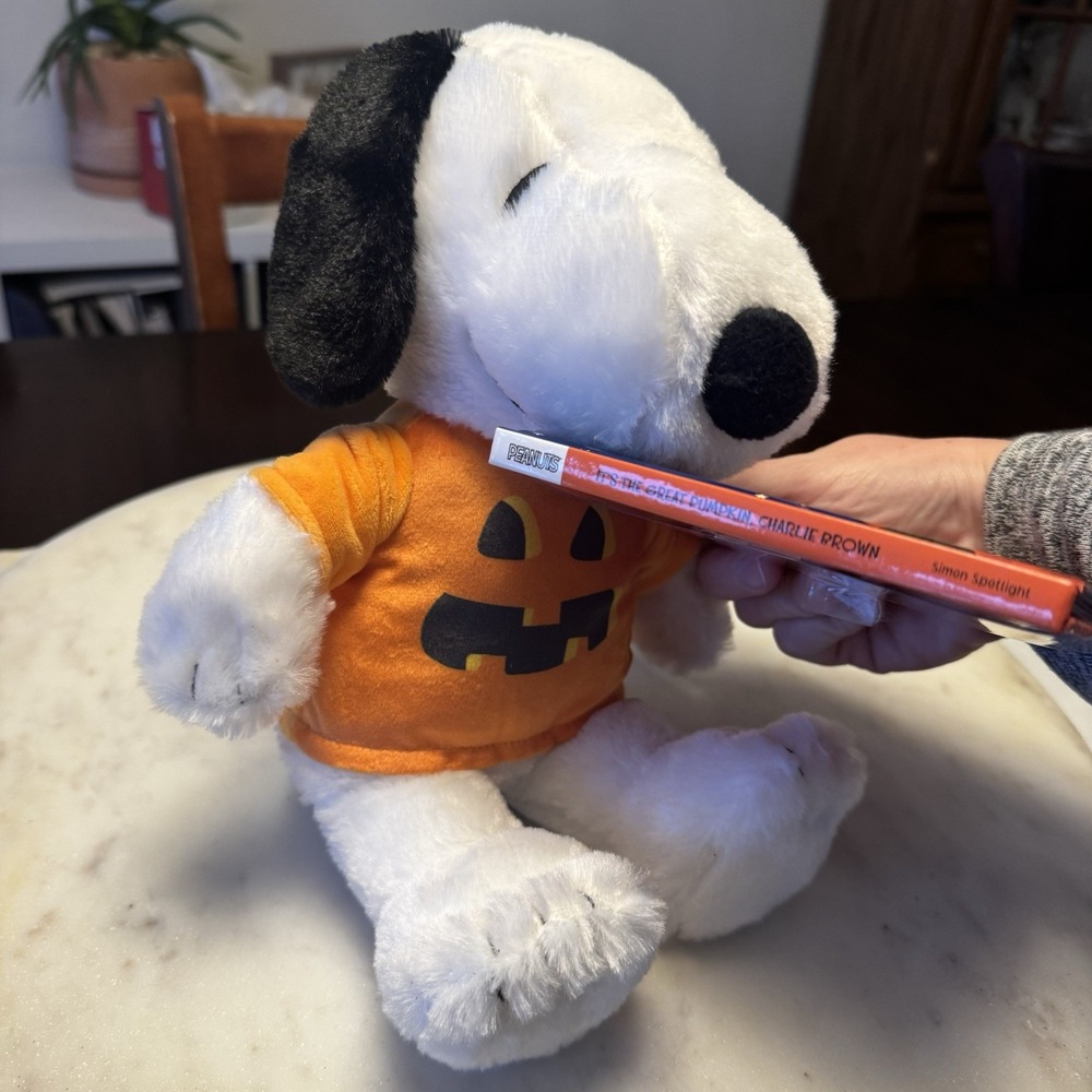Kohl's Cares® Peanuts Snoopy Great Pumpkin Plush Toy and Book Bundle NWT - Picture 3 of 4